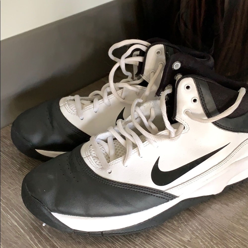 Nike Elite women’s bball shoes
